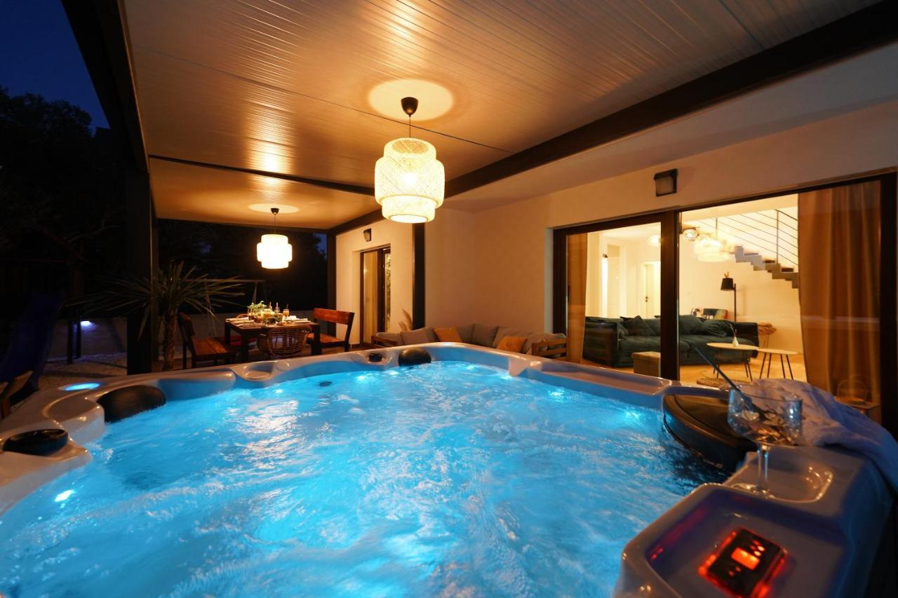Villa Suncica With Heated Pool, Jacuzzi And Bikes Near Zadar Sukošan エクステリア 写真