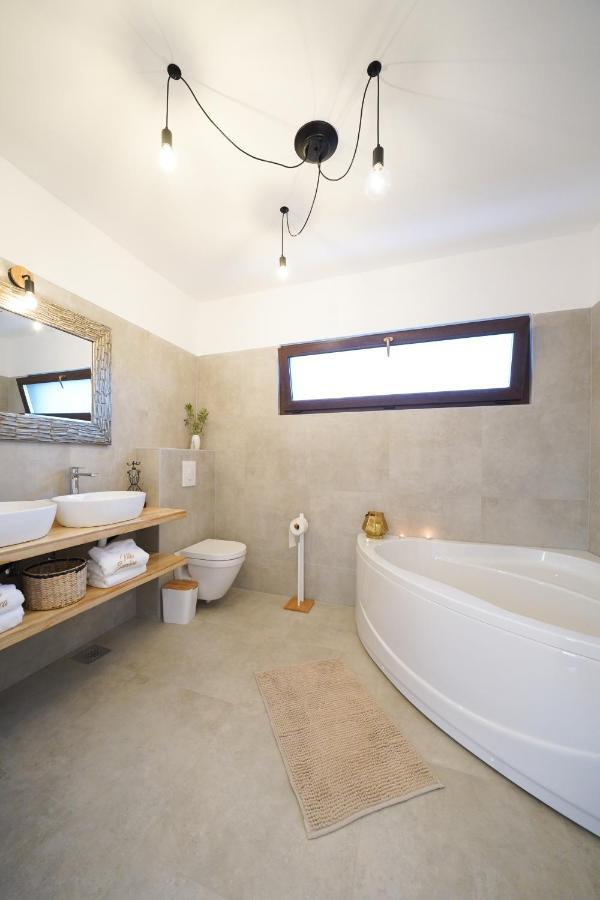 Villa Suncica With Heated Pool, Jacuzzi And Bikes Near Zadar Sukošan エクステリア 写真